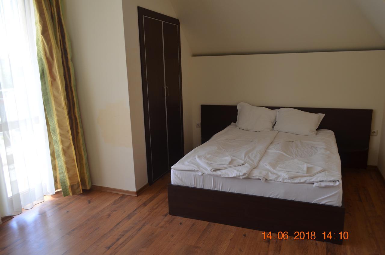 Guesthouse Opal Равда Екстер'єр фото