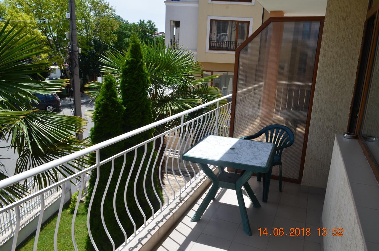Guesthouse Opal Равда Екстер'єр фото