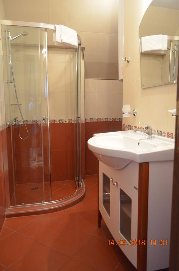 Guesthouse Opal Равда Екстер'єр фото