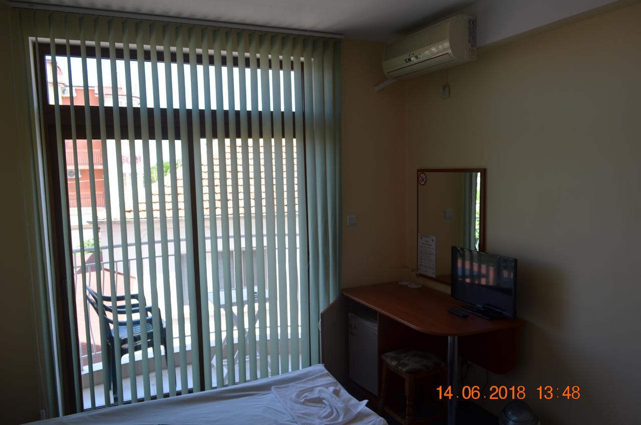 Guesthouse Opal Равда Екстер'єр фото