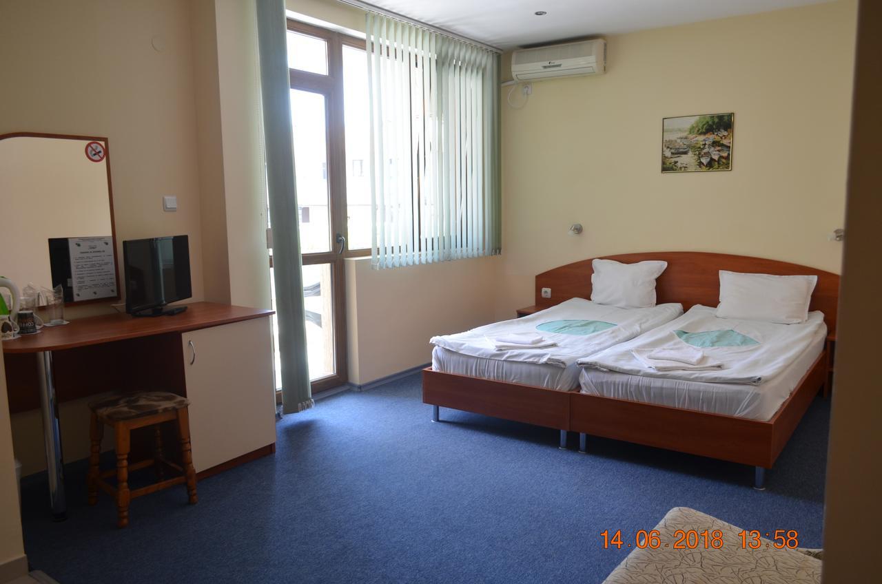 Guesthouse Opal Равда Екстер'єр фото